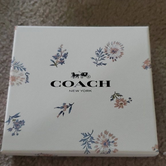 Coach box set sold two new boxed priced - Picture 4 of 5